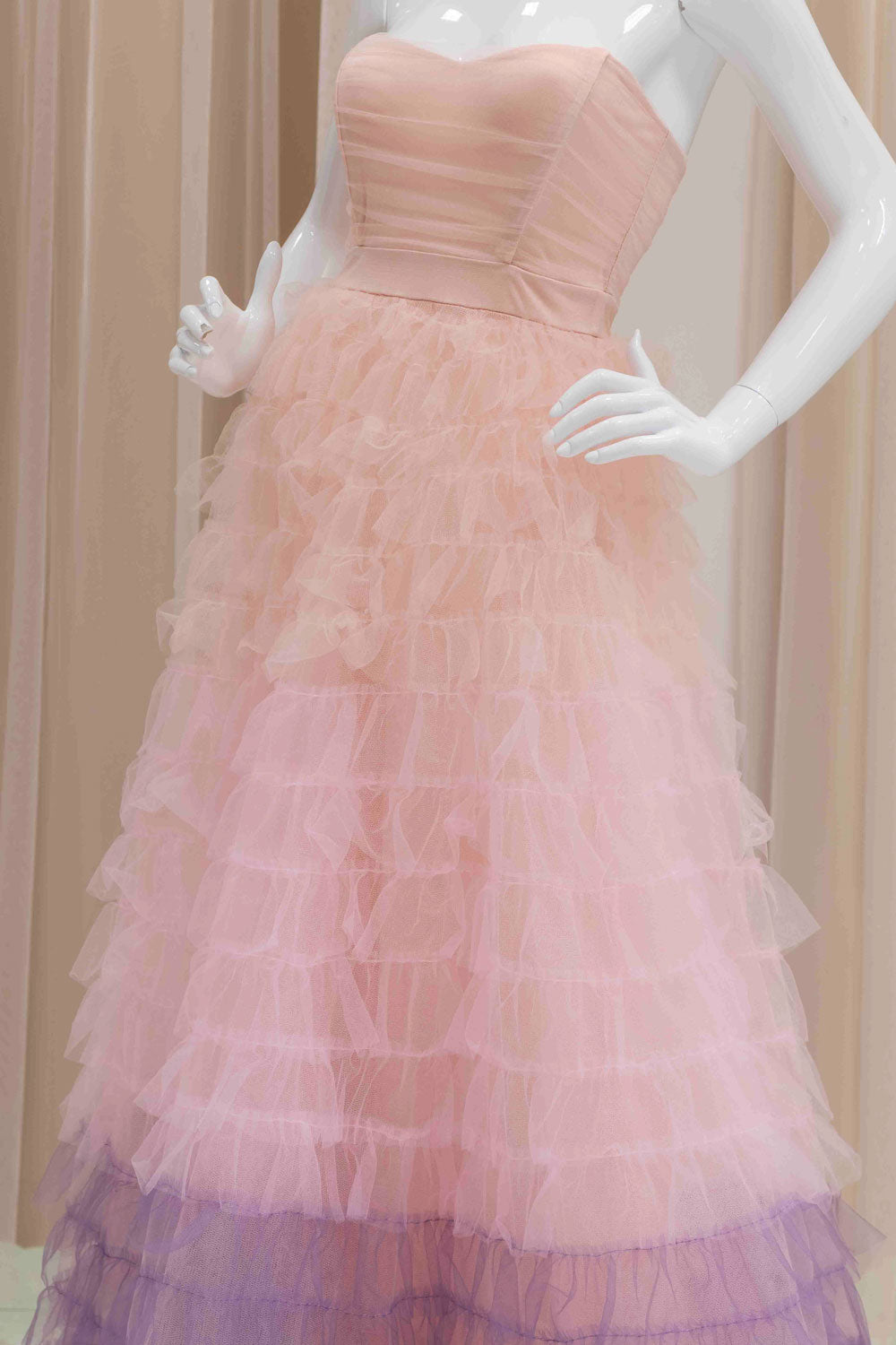 Charming Ball Gown with the Frill-layered Ombre Maxi Skirt