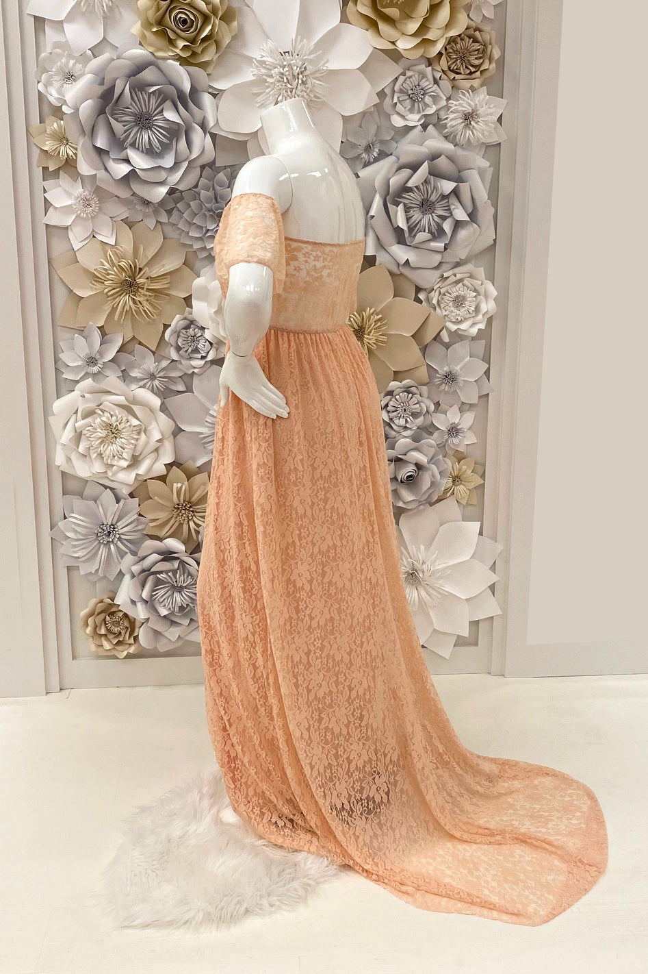 Peach-Maternity-Photo-Shoot-Stretchy-Off-Shoulder-Lace-Dress