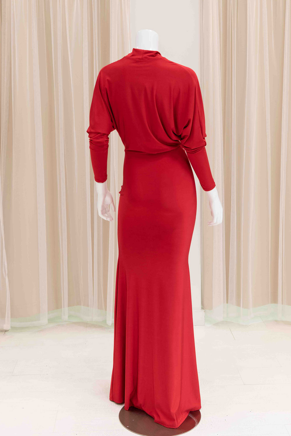 Yamila Long Sleeve Evening Gown in Red